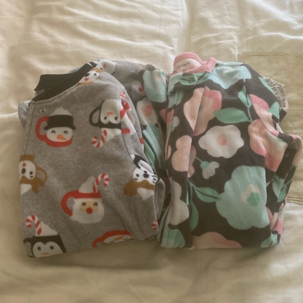 Like new 5T footie pajamas